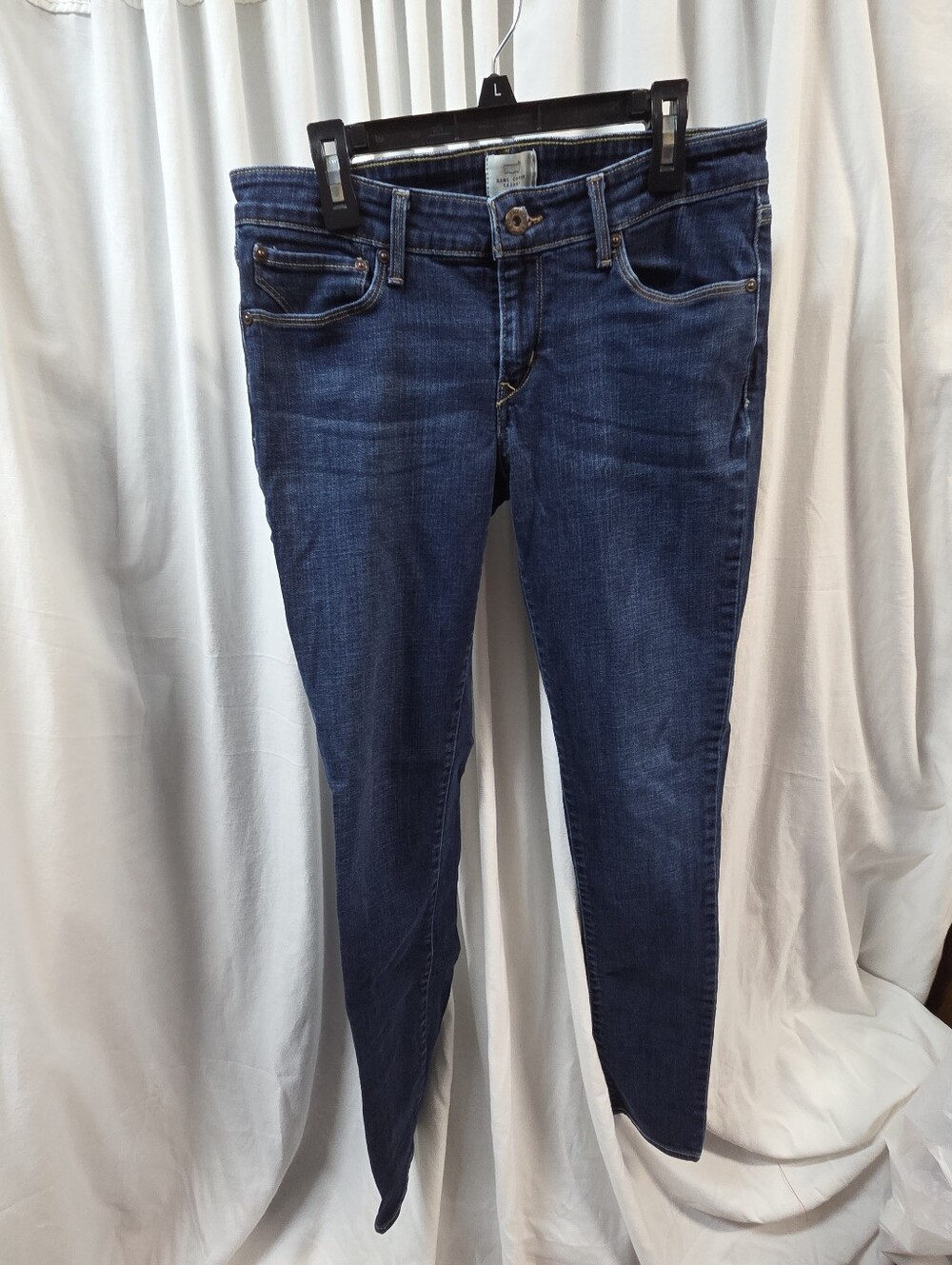 Levi's Women's Dark Blue Skinny Jeans with Signature Back Pocket Stitch
